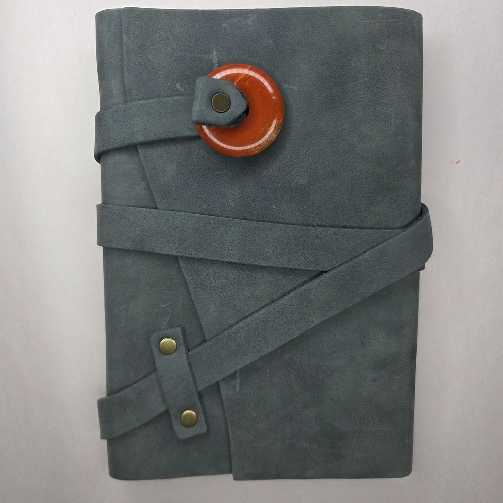 NWT Portland Leather Medium Leather Wrap Journal